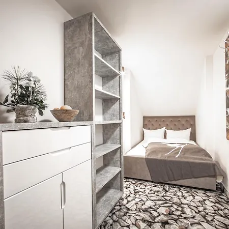 Brunnenhof - Mit Service Apartment *